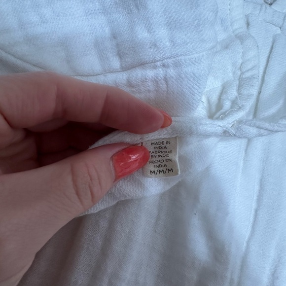 White dress - Picture 7 of 7